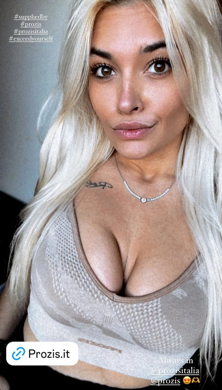 Emily Boseica hot italian football influencer image 21