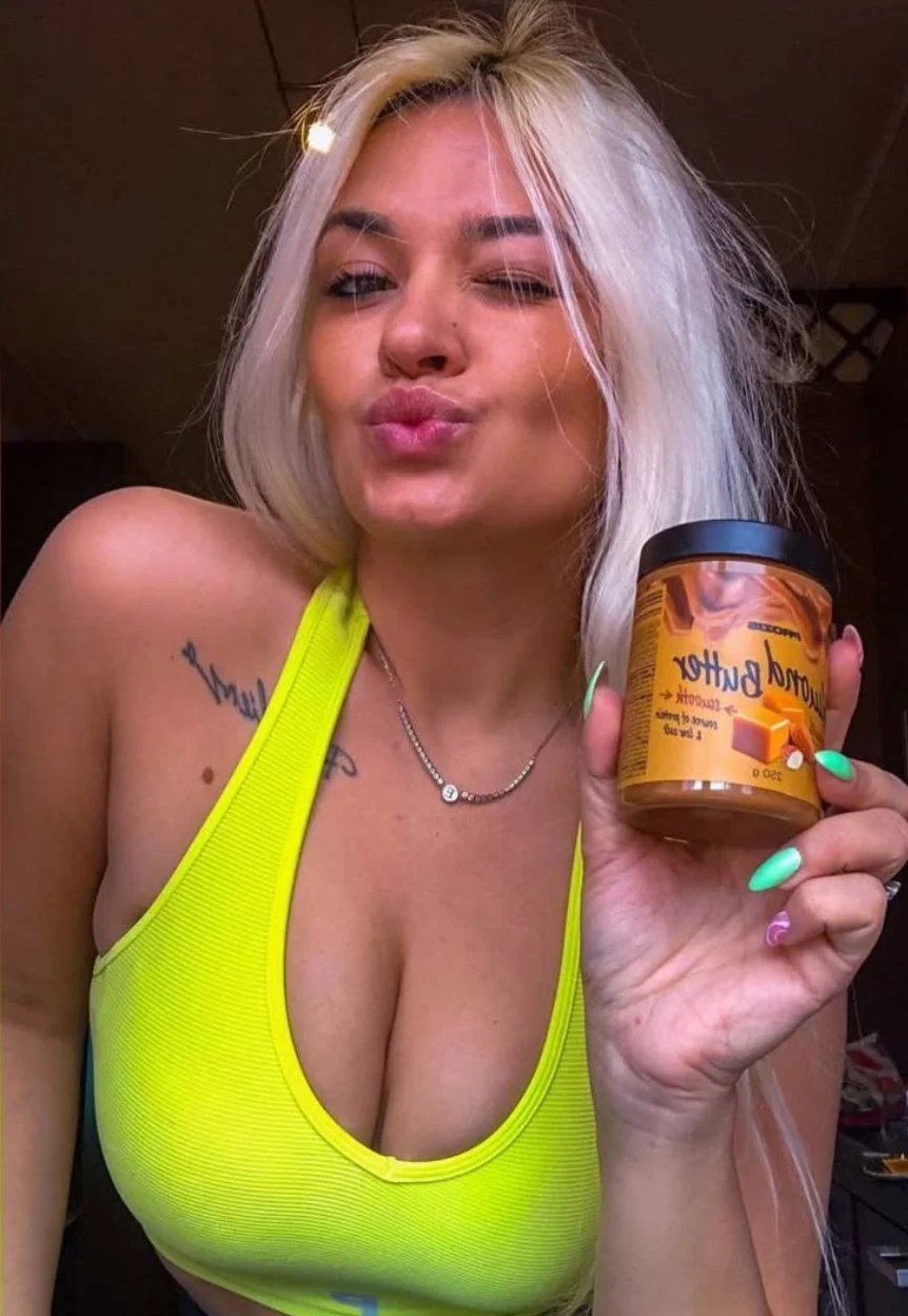 Emily Boseica hot italian football influencer image 23