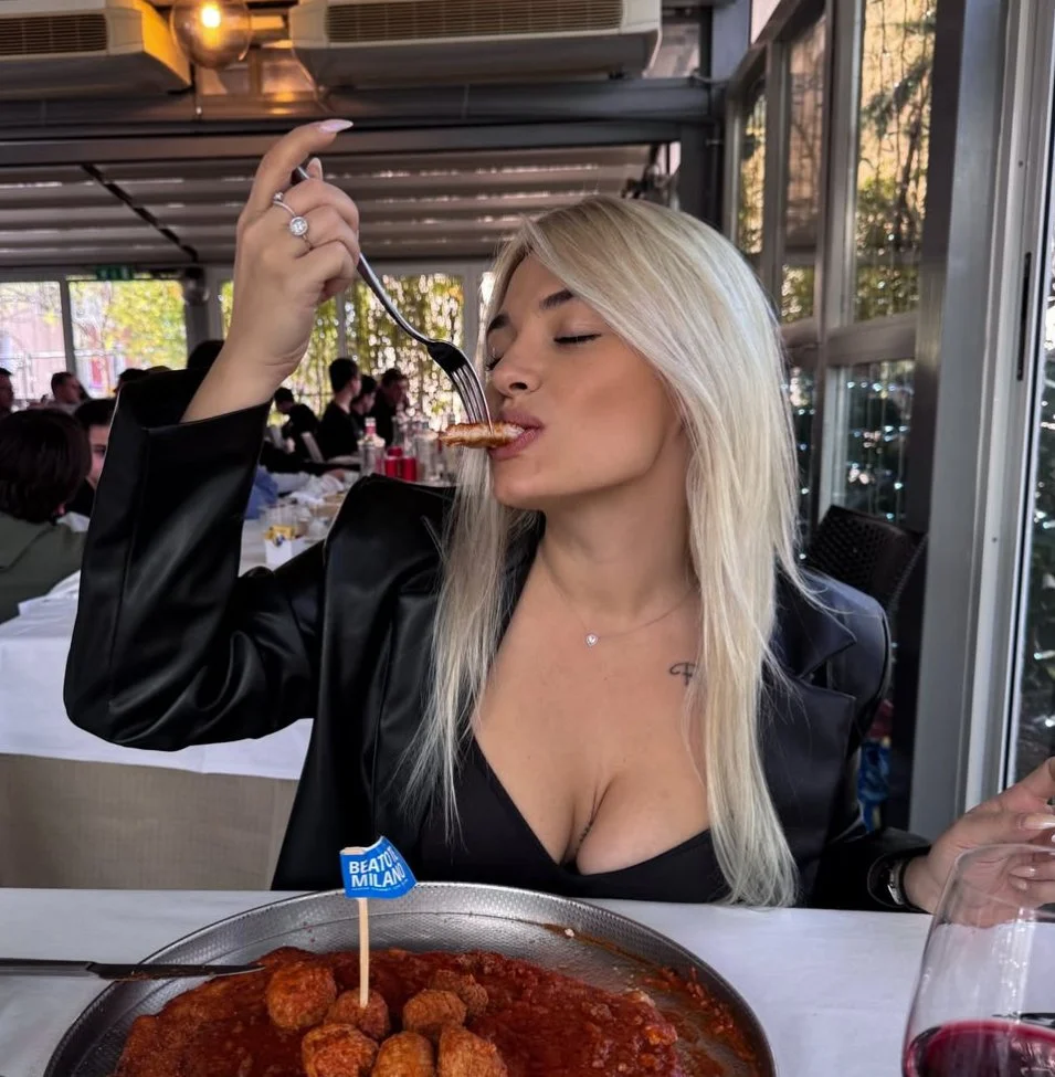 Emily Boseica hot italian football influencer image 48