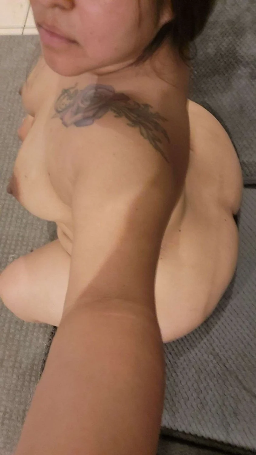 33 yo, Slutty latina wife built to fuck image 2