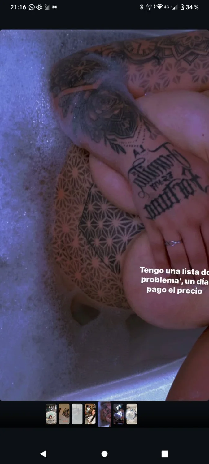 A esta puta le gusta mostrarse en IG image 8