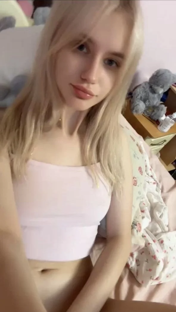 Uk Chav pussy spread #2 image 2