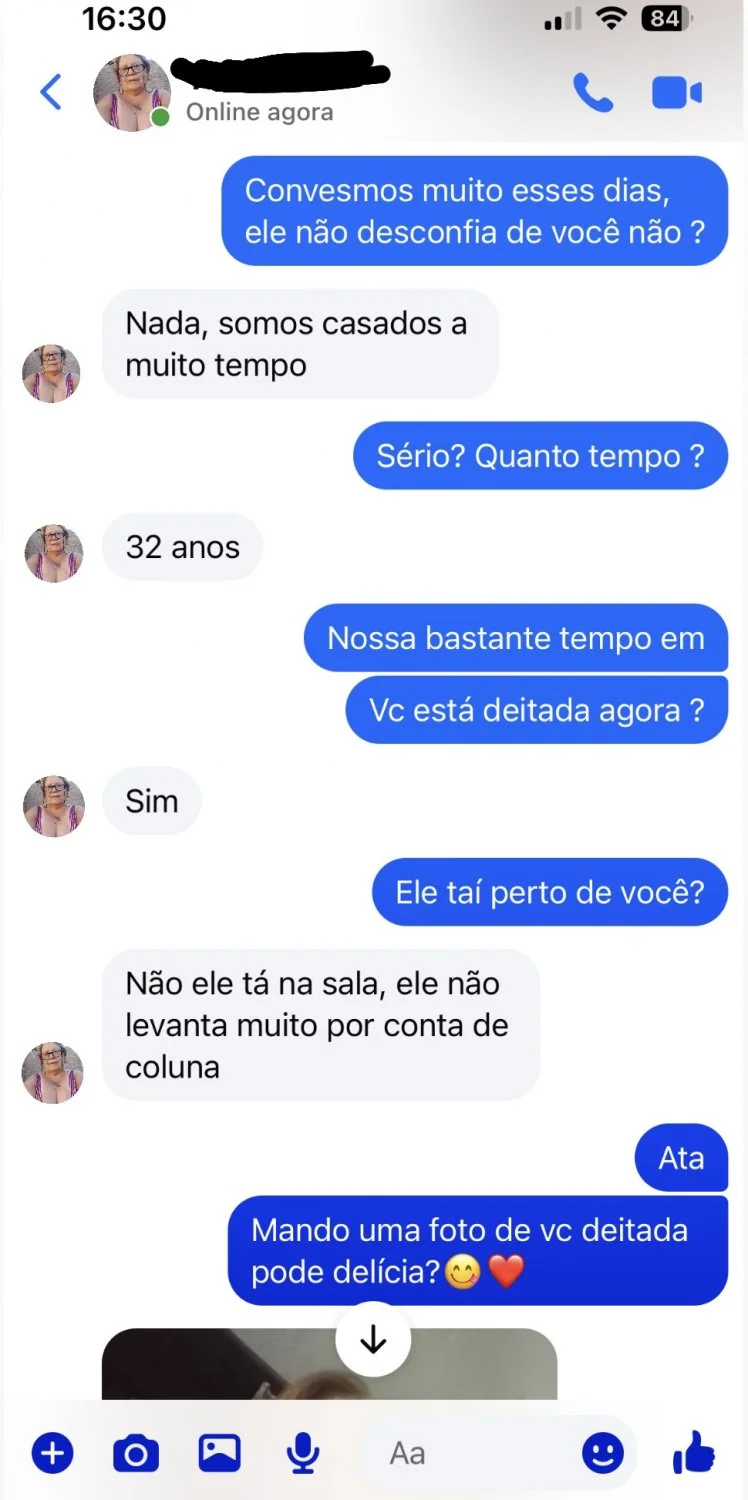 Negão marcando pra meter com vovô casada, piru vai entrar com raiva 🤬 👵🏻😈😈 image 2