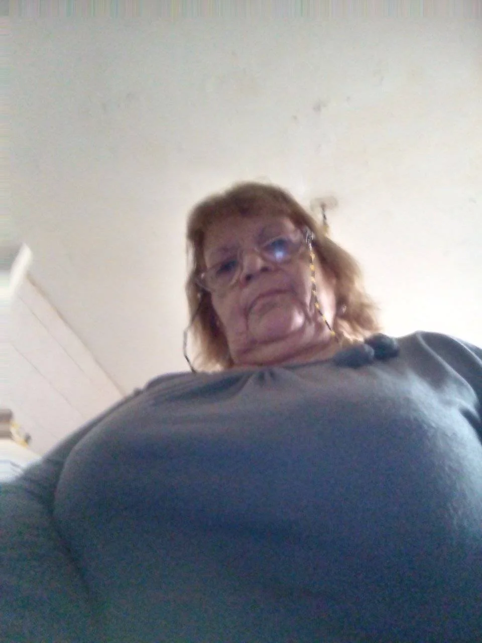 Negão marcando pra meter com vovô casada, piru vai entrar com raiva 🤬 👵🏻😈😈 image 8