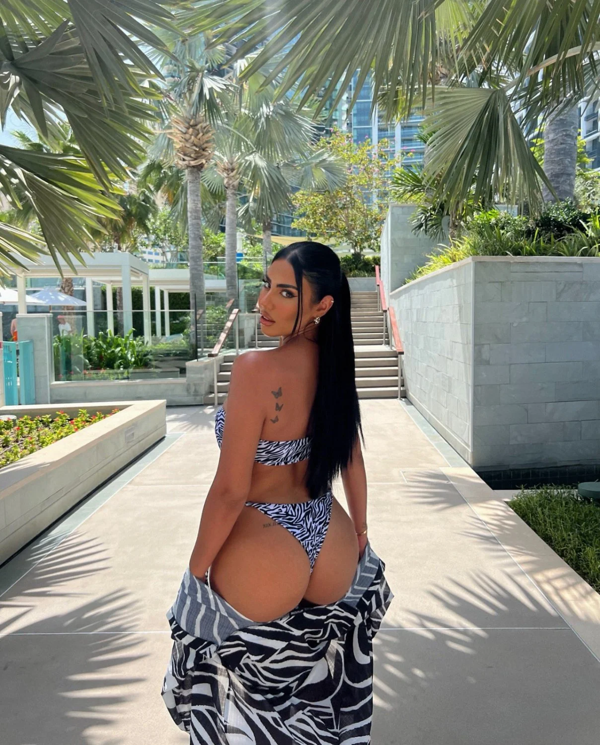 British Persian baddie Mandi🍑😍 image 8