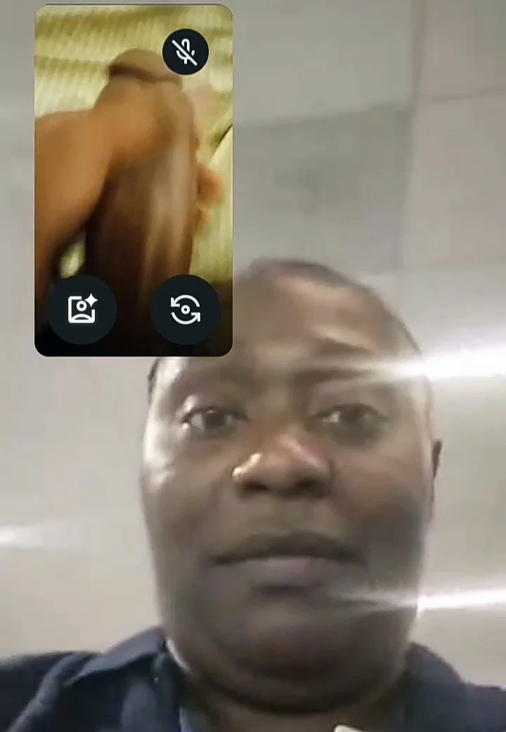 Stranger shows my dick to her co-workers image 1