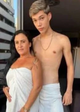 Coroa não aguentou a surra de piroca do novinho. Video novo vazado erome image 2