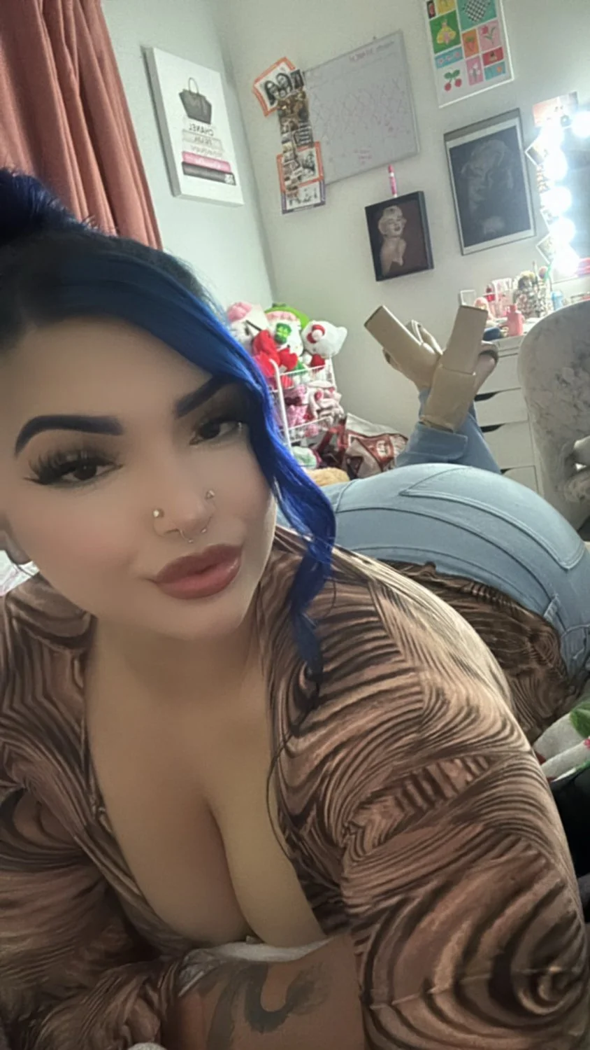 Latina slut from Anaheim loves bbc main image