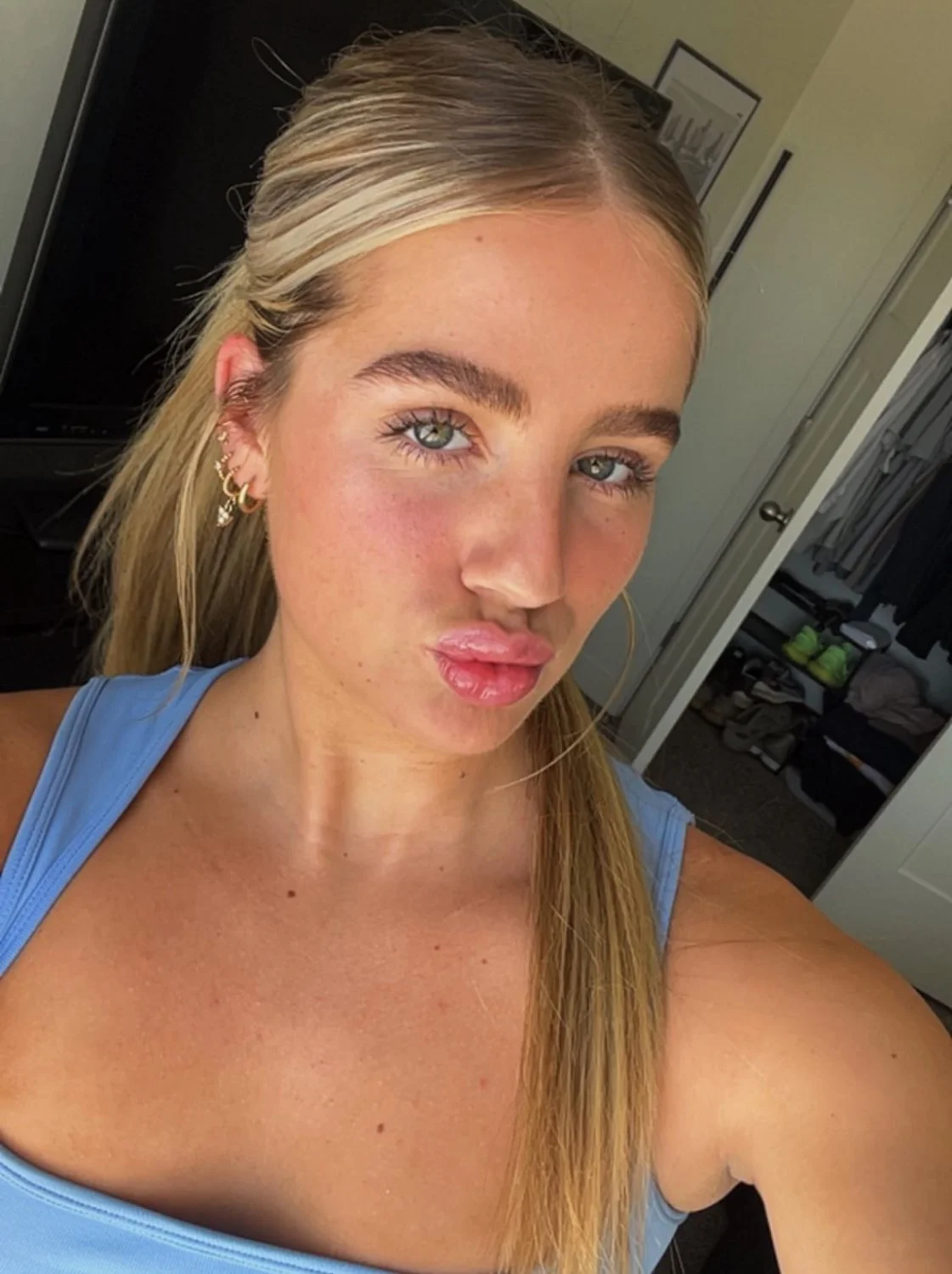 Katie 19 image 8