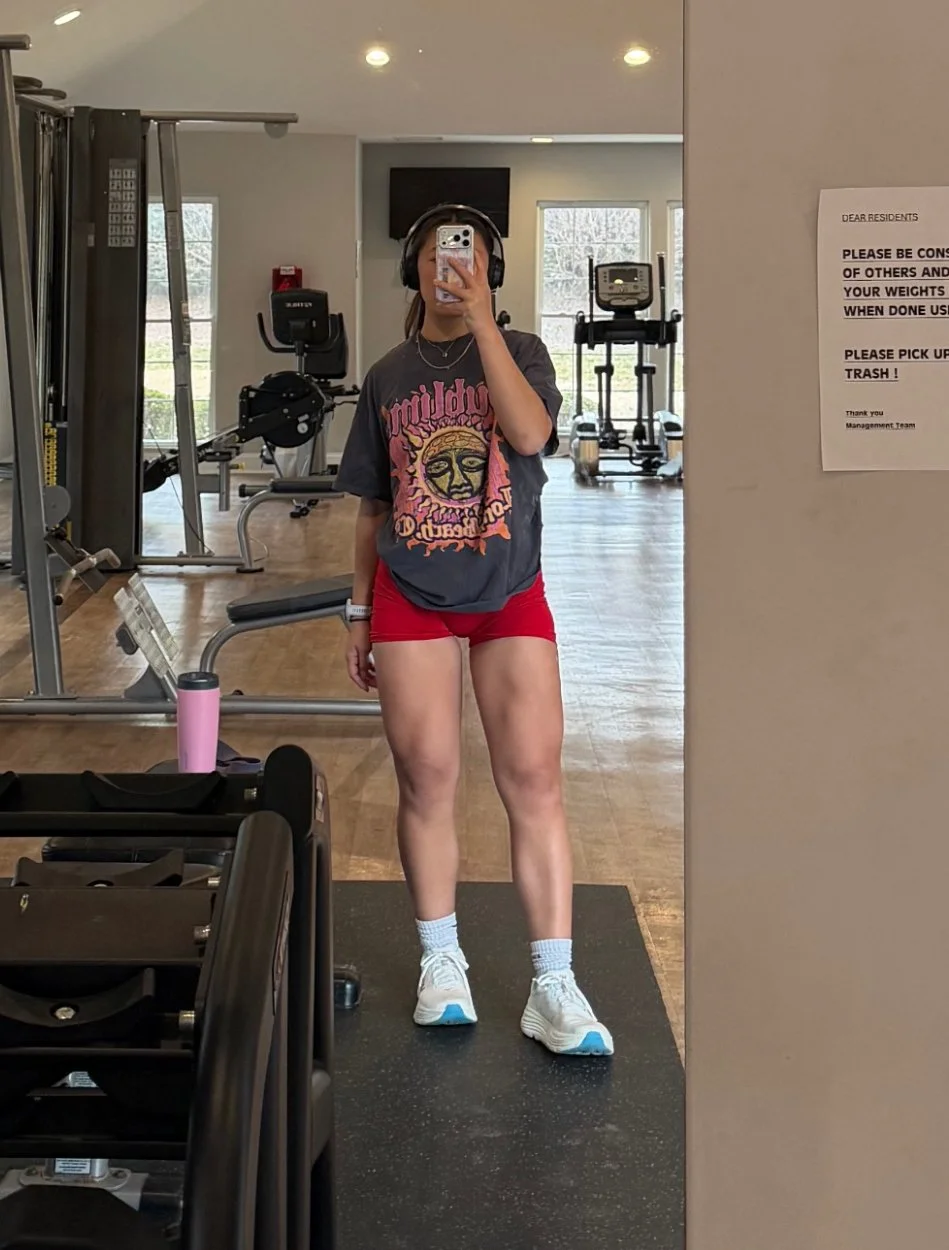 Asian gym baddie has great physique image 13
