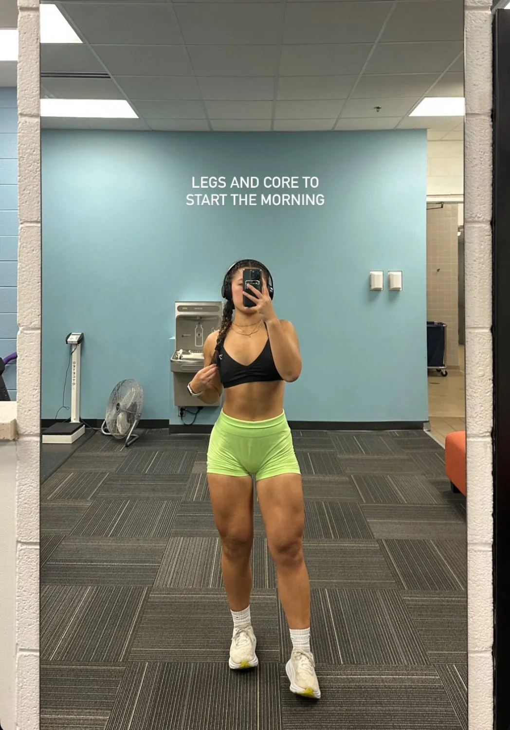 Asian gym baddie has great physique image 25