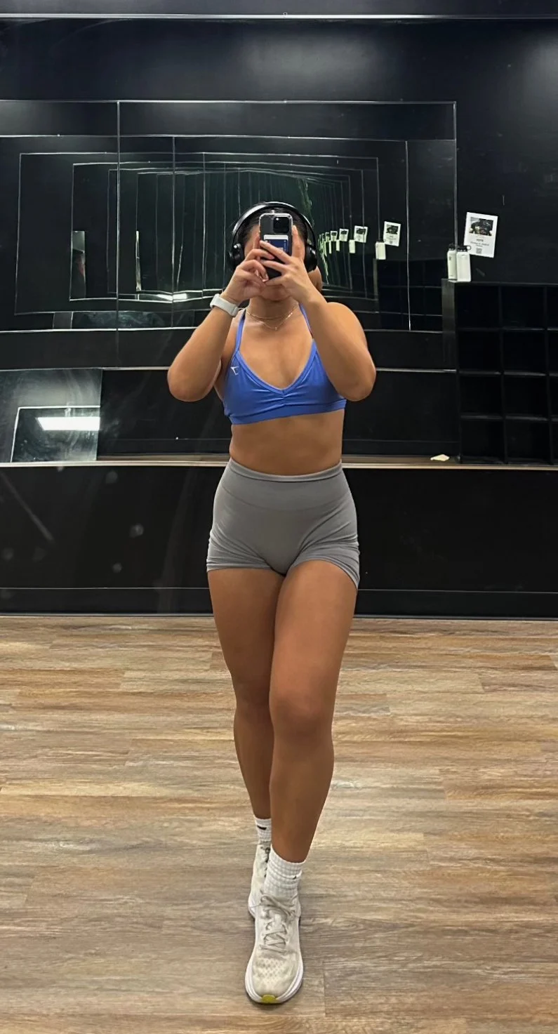 Asian gym baddie has great physique image 4