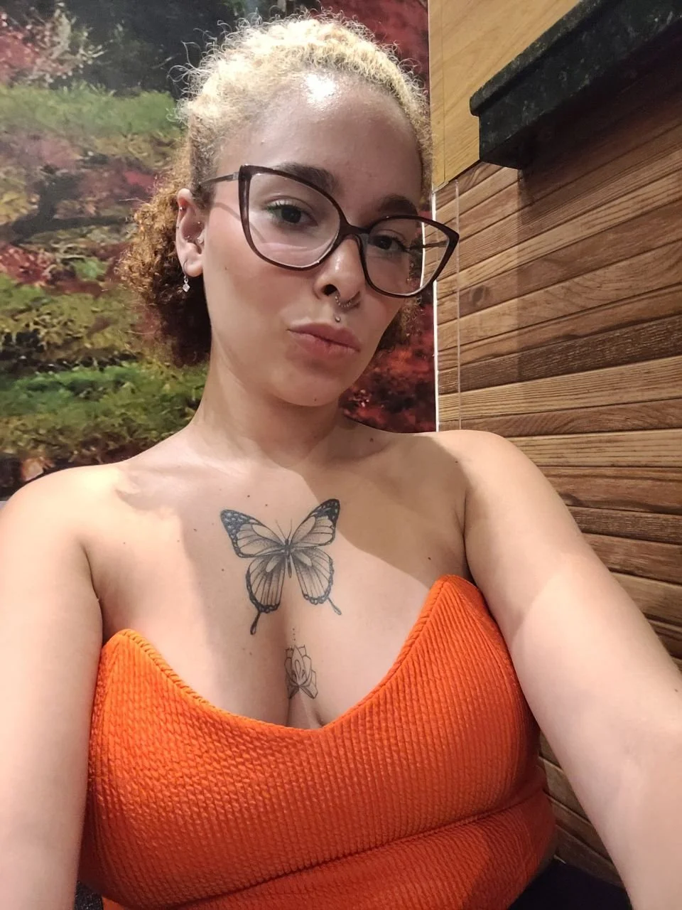 Está desempregada, fica o dia todo mandando foto para macho image 3