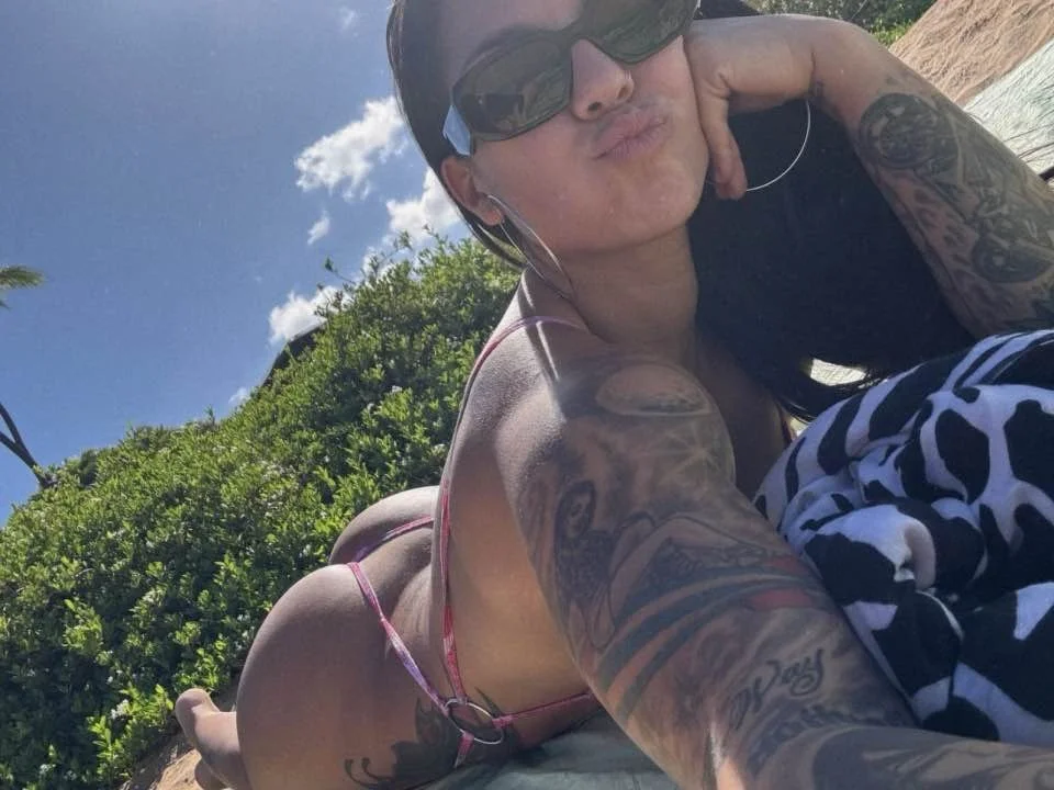Sexy slut wife from a Hawaiian couple image 6