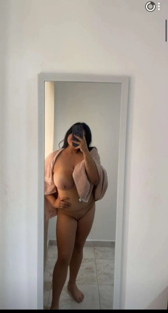 Tetas enormes image 2