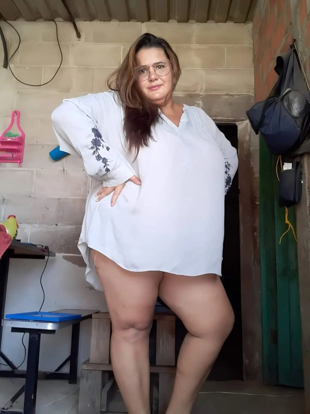 Hispanic milf image 2
