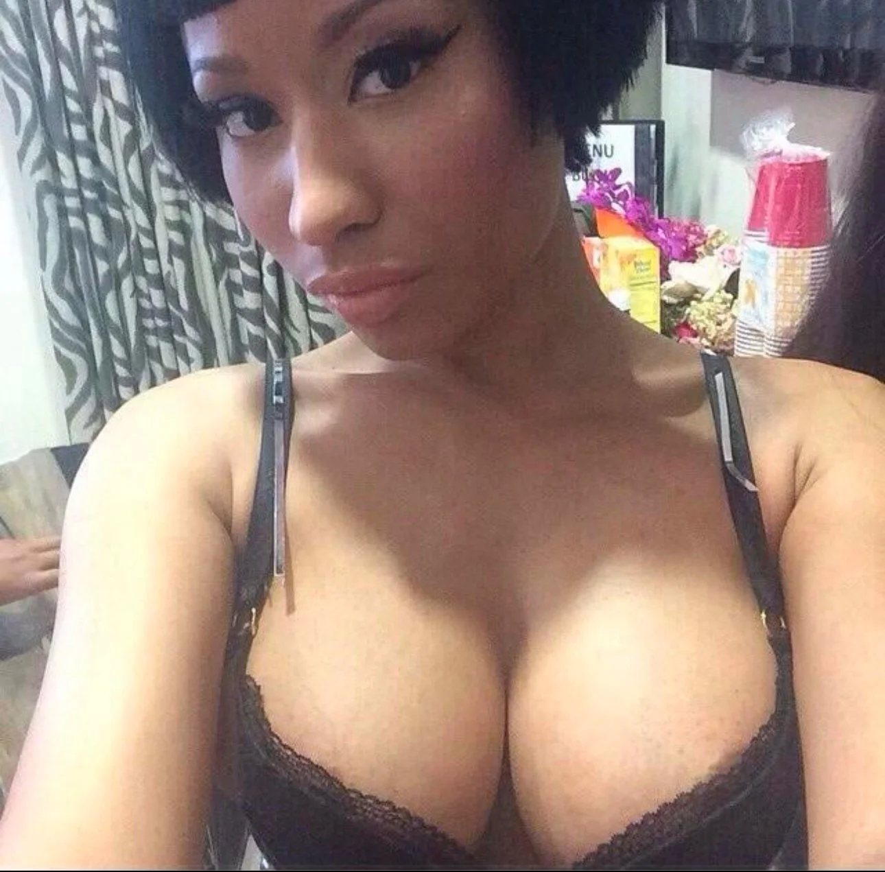 Queen of teasing us image 3