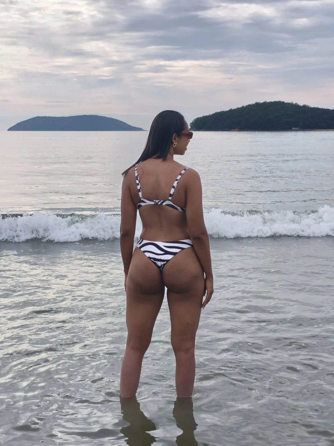 Negra gostosa, merece pica no cu ou no bucetão? image 1