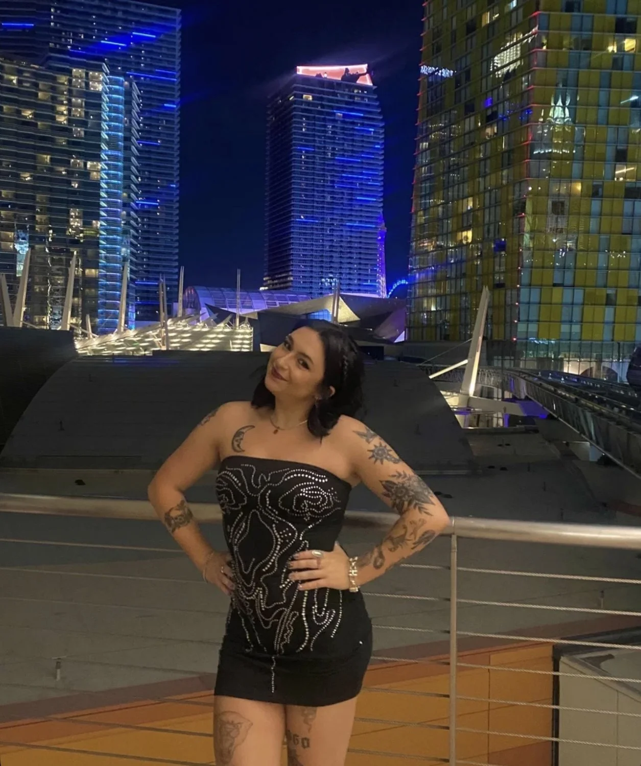 Sexy tatted snowbunny slut image 4