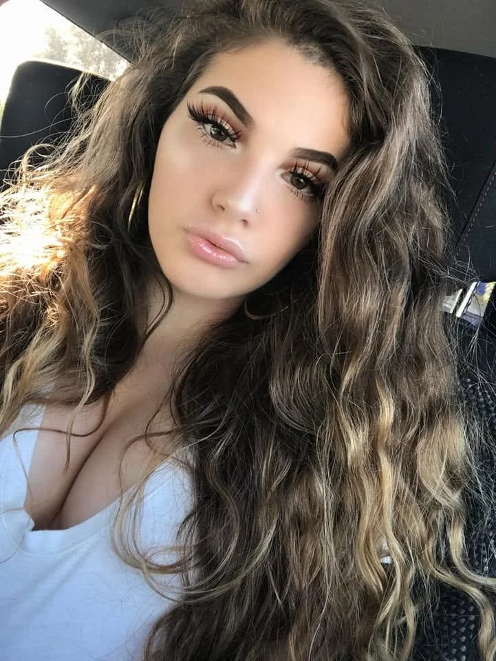 PD #817: Influencer model image 1