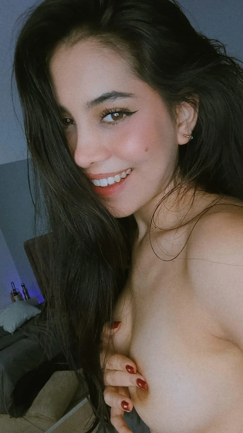 Most Gorgeous Colombiana Slut image 3