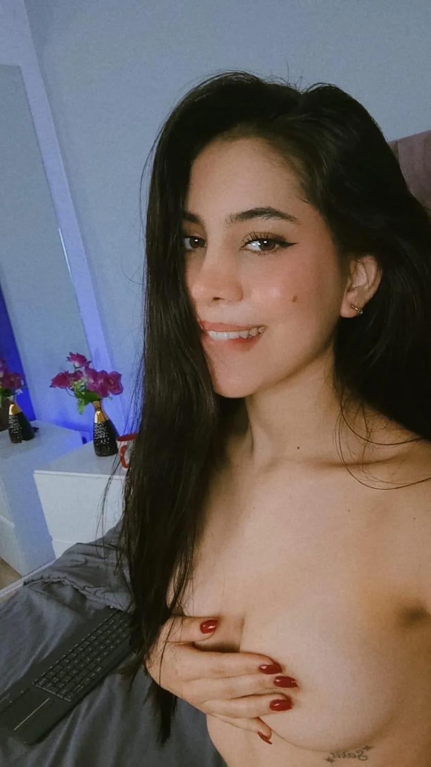 Most Gorgeous Colombiana Slut image 5