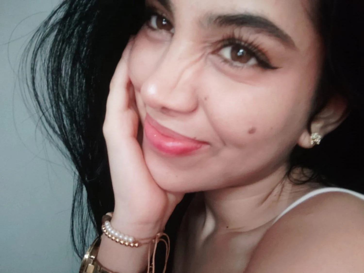 Most Gorgeous Colombiana Slut image 6