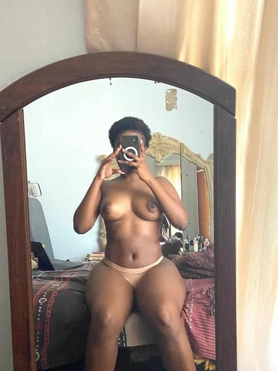 Mulata deliciosa em Cartoon e real image 19