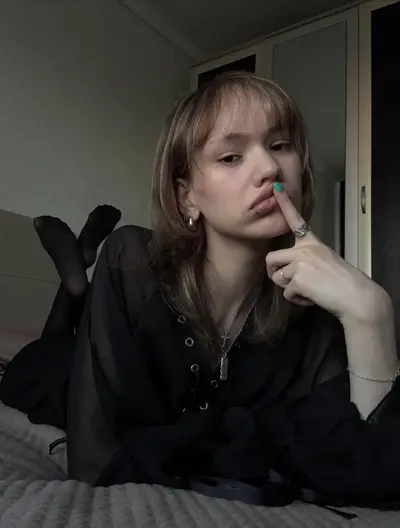 Feet of sad alt slut cover image