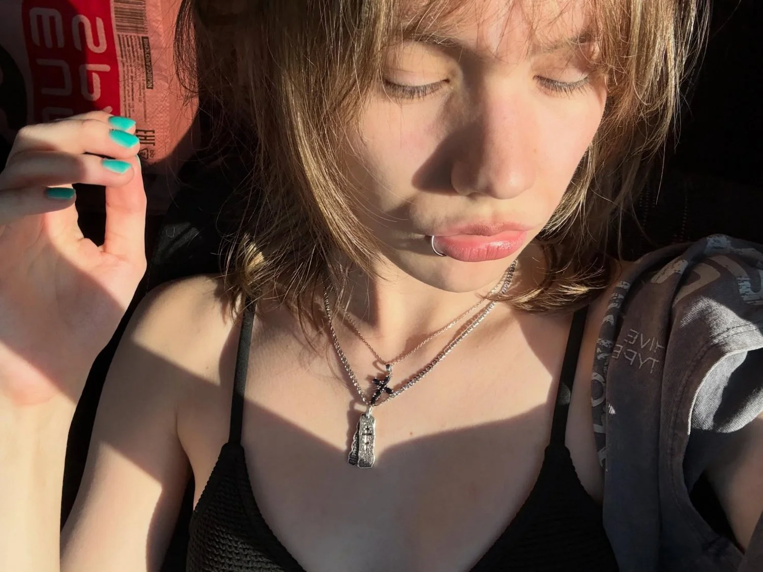 Feet of sad alt slut image 10