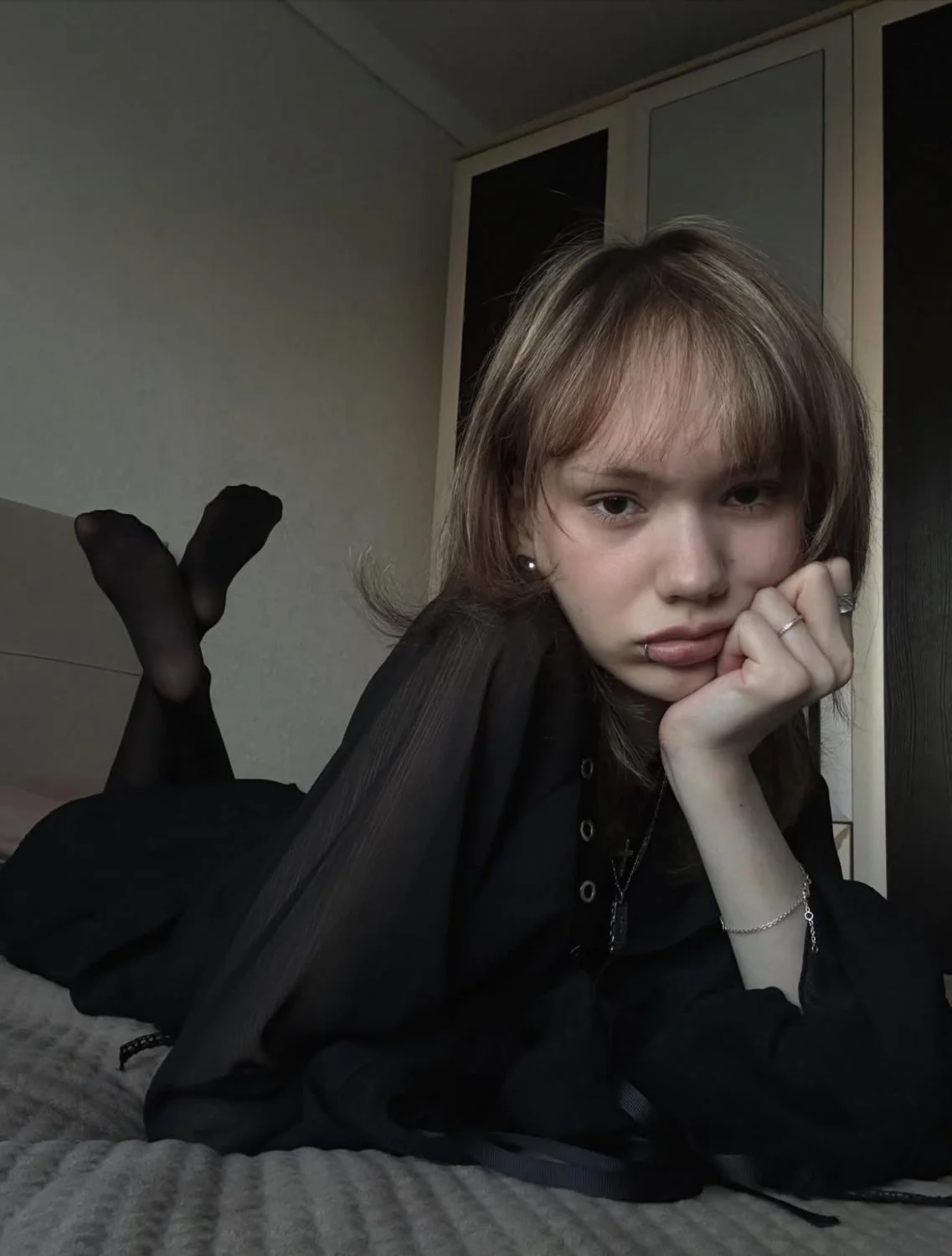 Feet of sad alt slut image 2