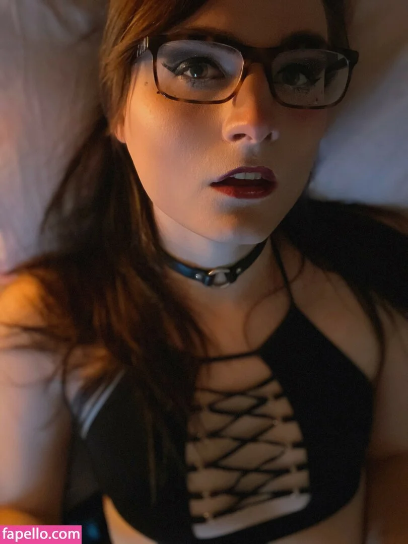 Found her, she is pretty when she doesn't scowl, and a nice phat Shecock. Pretty butt of course image 11