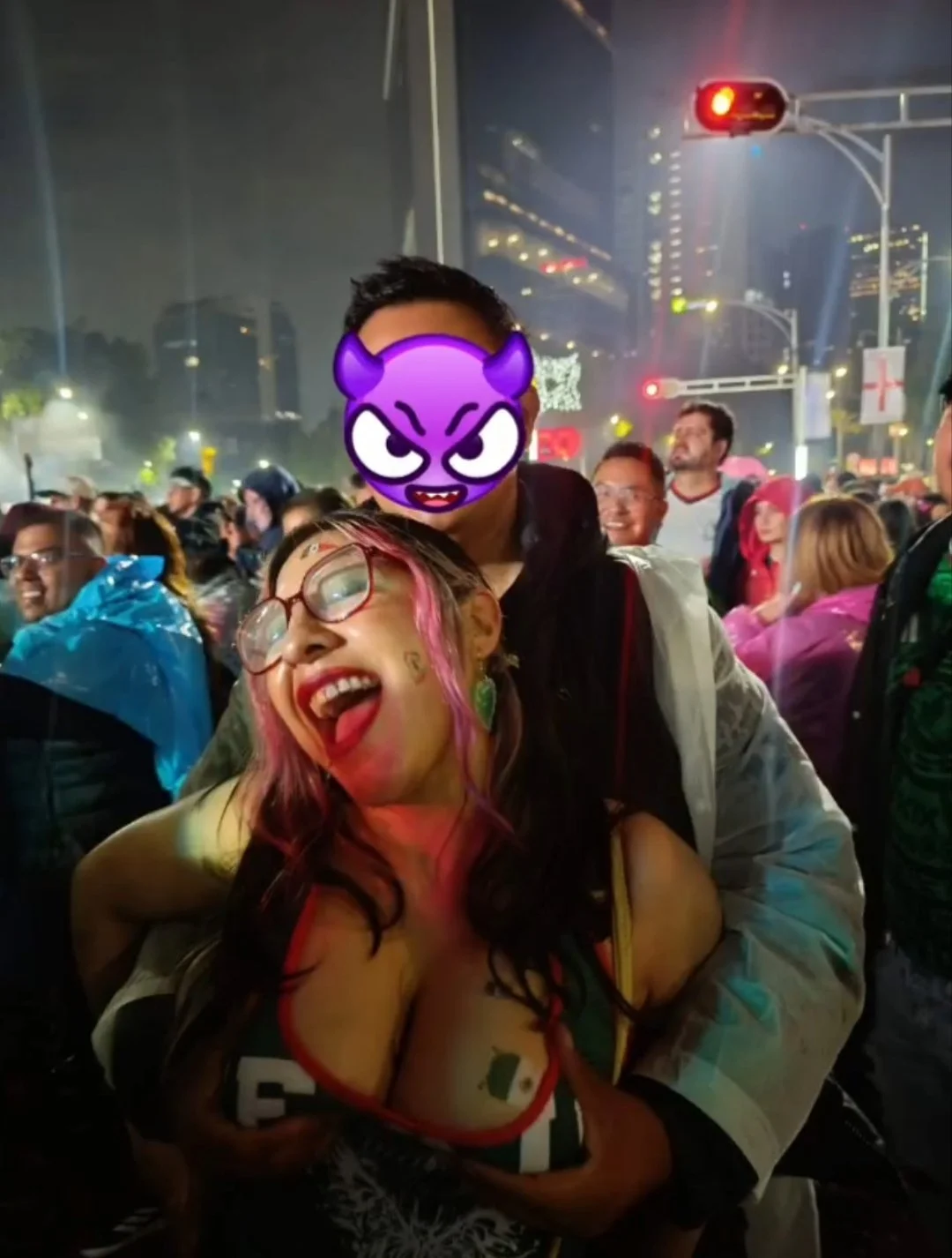 Chichis y culo pa la banda de buenima mexicana en festejos del Mundial image 1
