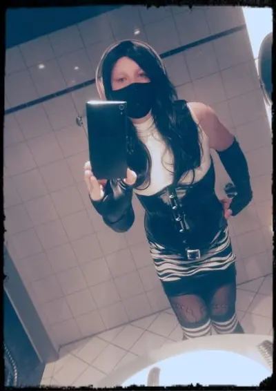 Sissy try to exit? 🇩🇪 cover image