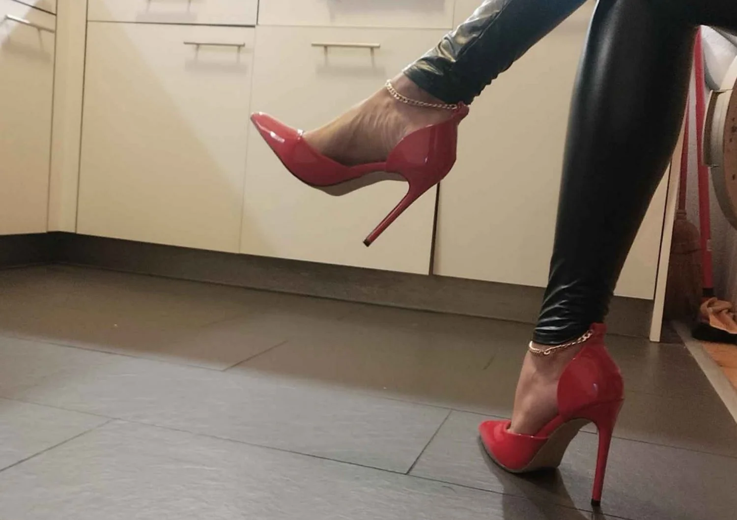 Sexy red High Heels 👠🤩 image 2
