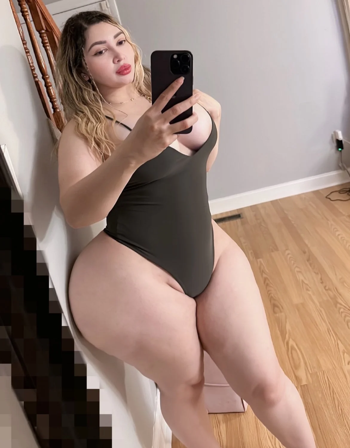 Mega hips image 17