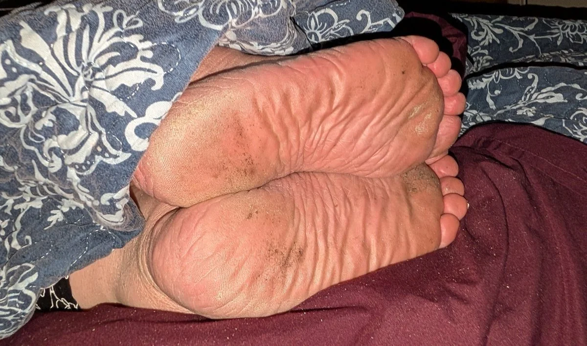 Lovely mommy meaty soles 🤤 image 2