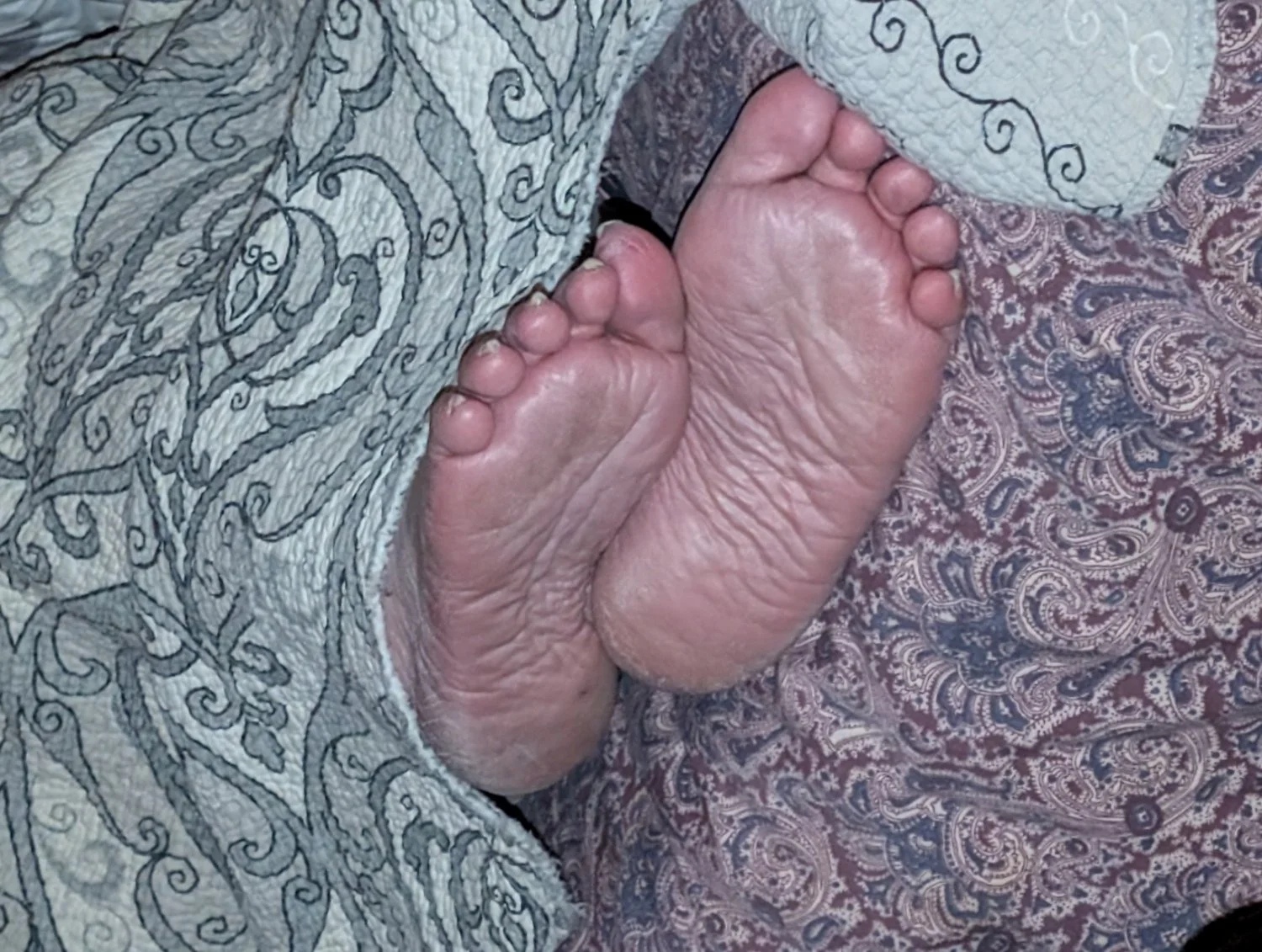 Lovely mommy meaty soles 🤤 image 5