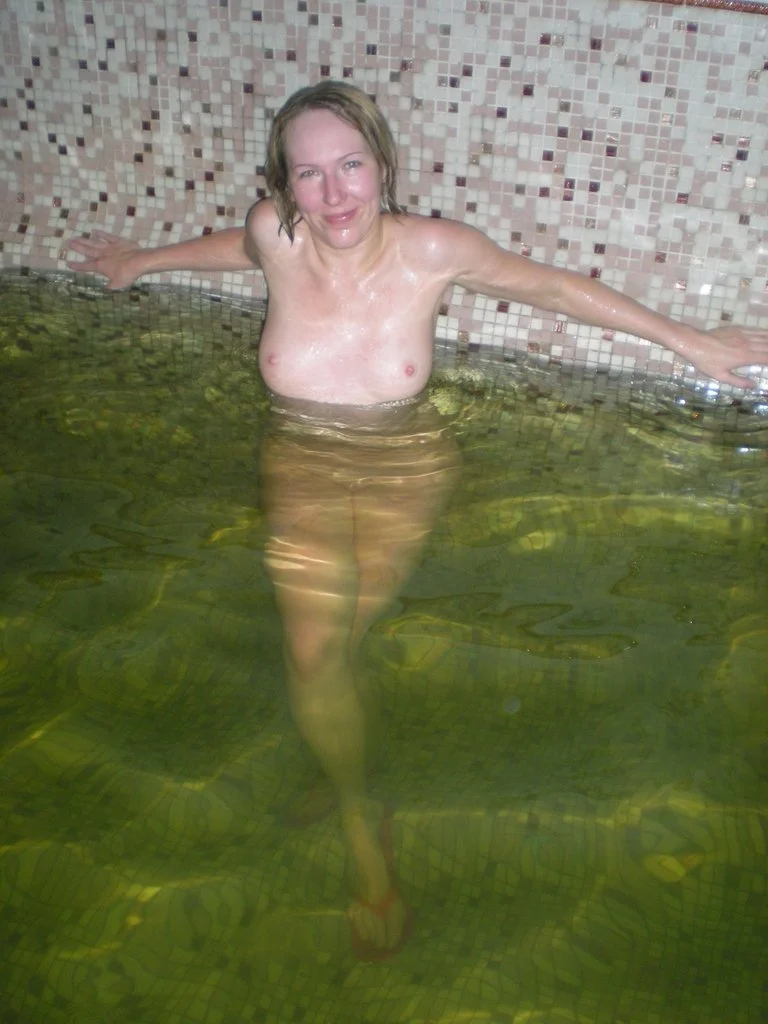 R Milf image 7
