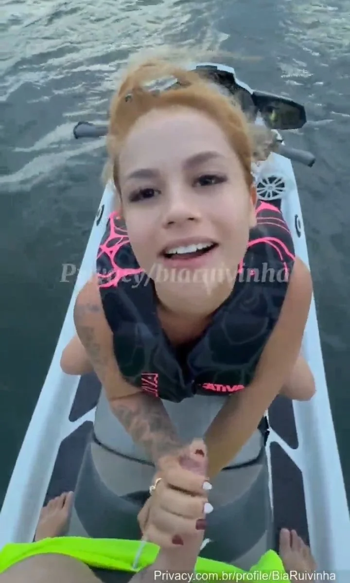Fodendo no jet-ski image 1