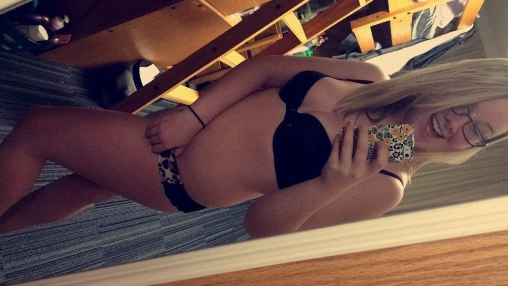 Ohio MILF Sh3lby's college days main image