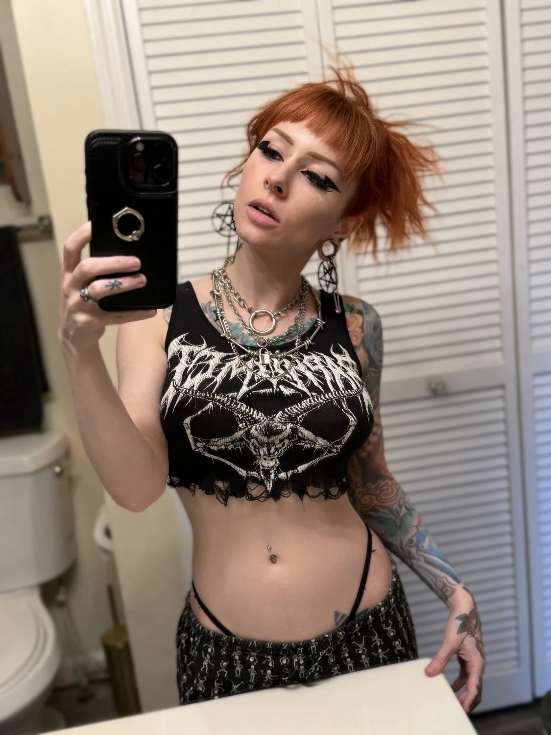If you’re a gooner for this red headed mommy say “me” main image