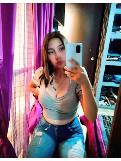 Chat hot, le saco el pack a esta joven con increíbles y deliciosas tetas🤤 cover image