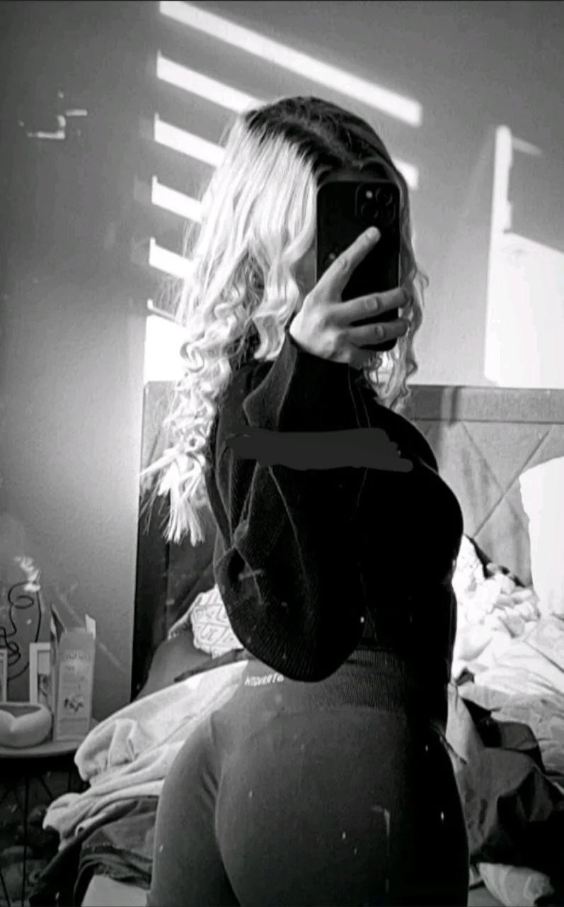 Fat ass slut leaked image 2