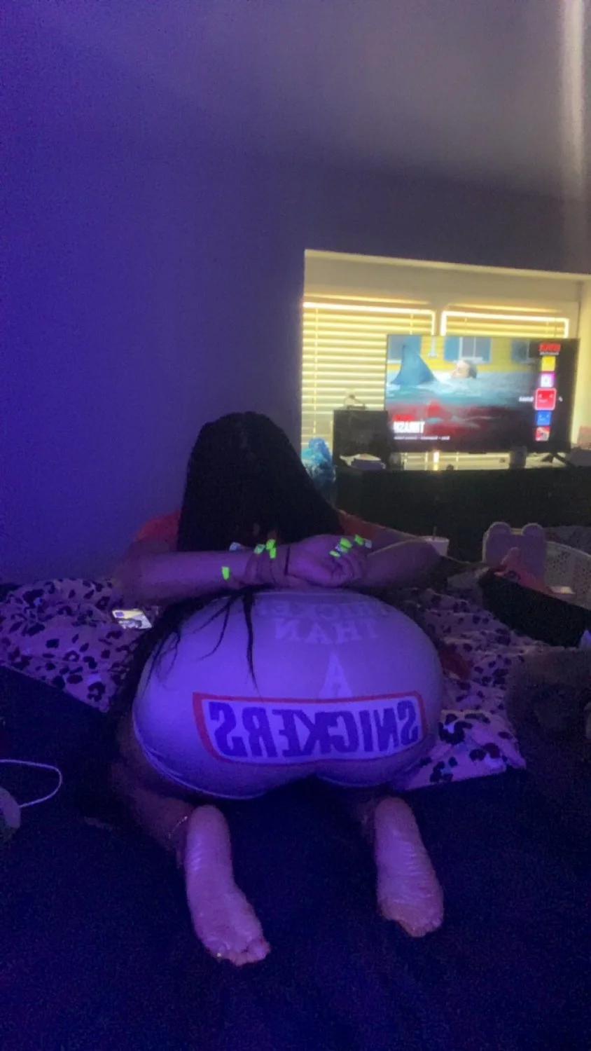 Lightskin slut new to the game image 3