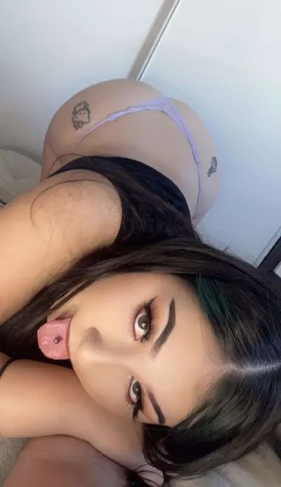 18 year old teen pt2 with huge tits and twerking cover image