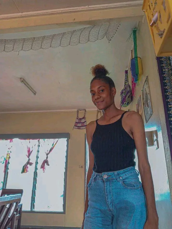 Teen with tits🇵🇬 main image