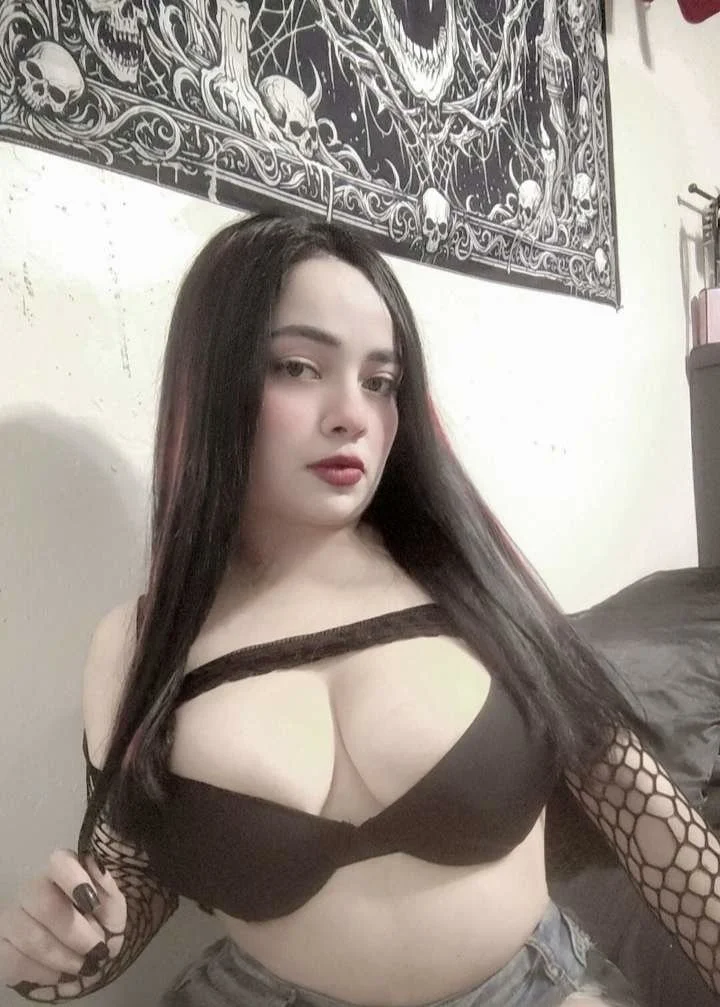 Thick Cali Latina image 9
