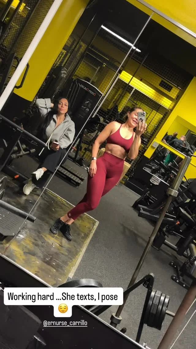 Fit Latina milf image 8