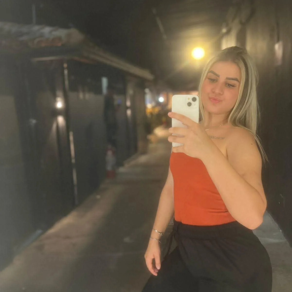 Novinha gostosa image 2